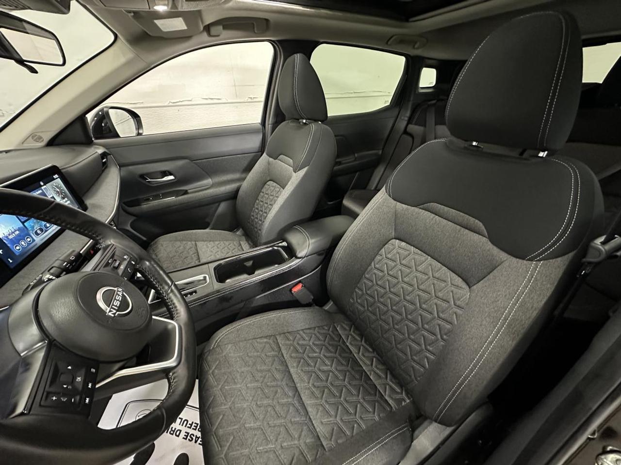 2025 Nissan Kicks SV Photo