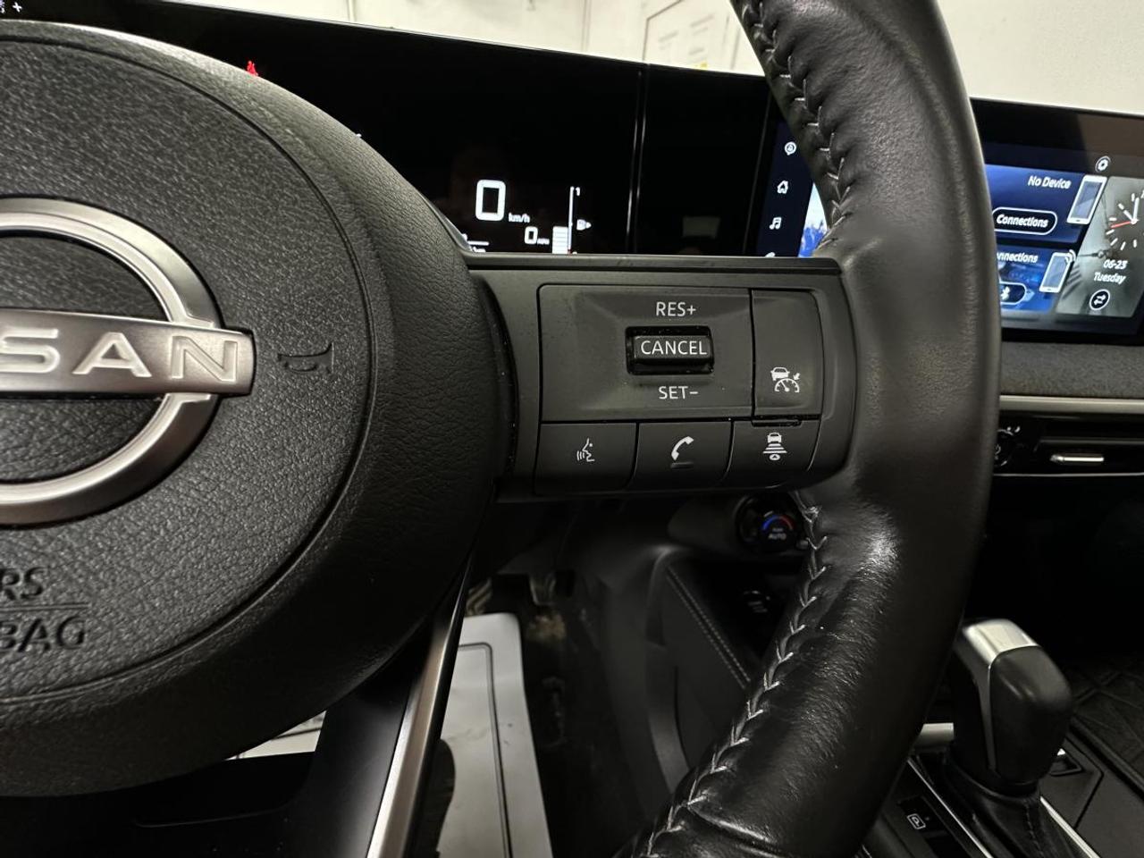 2025 Nissan Kicks SV Photo