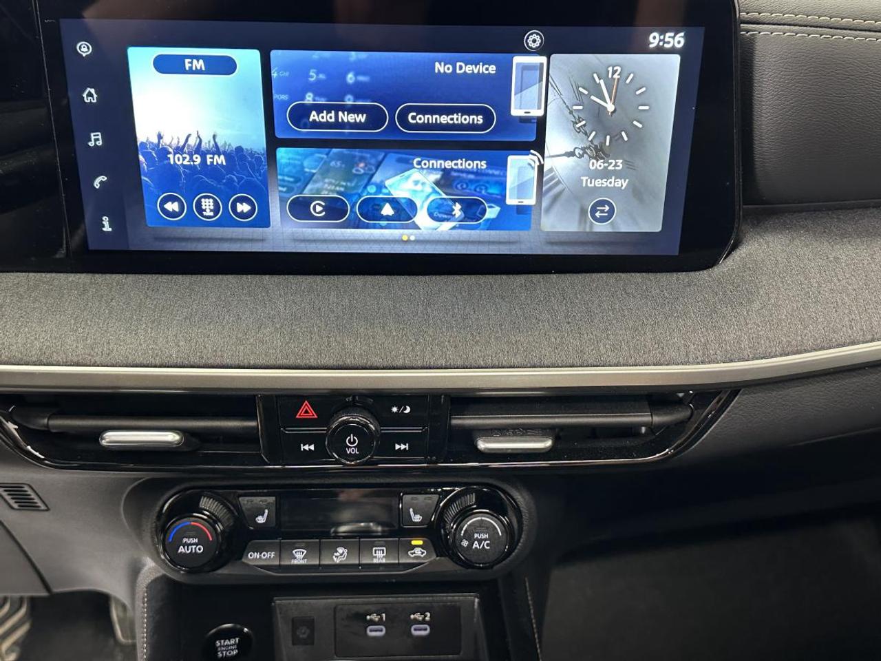 2025 Nissan Kicks SV Photo