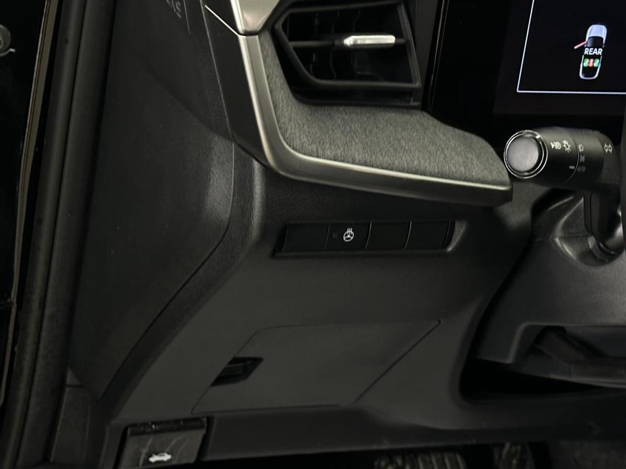 2025 Nissan Kicks SV Photo