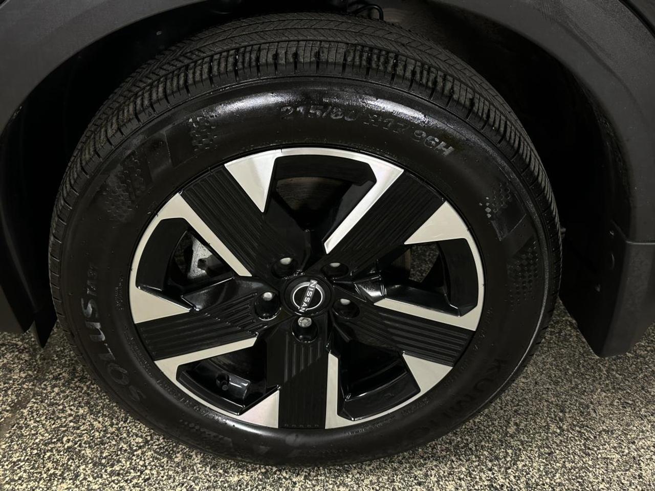 2025 Nissan Kicks SV Photo