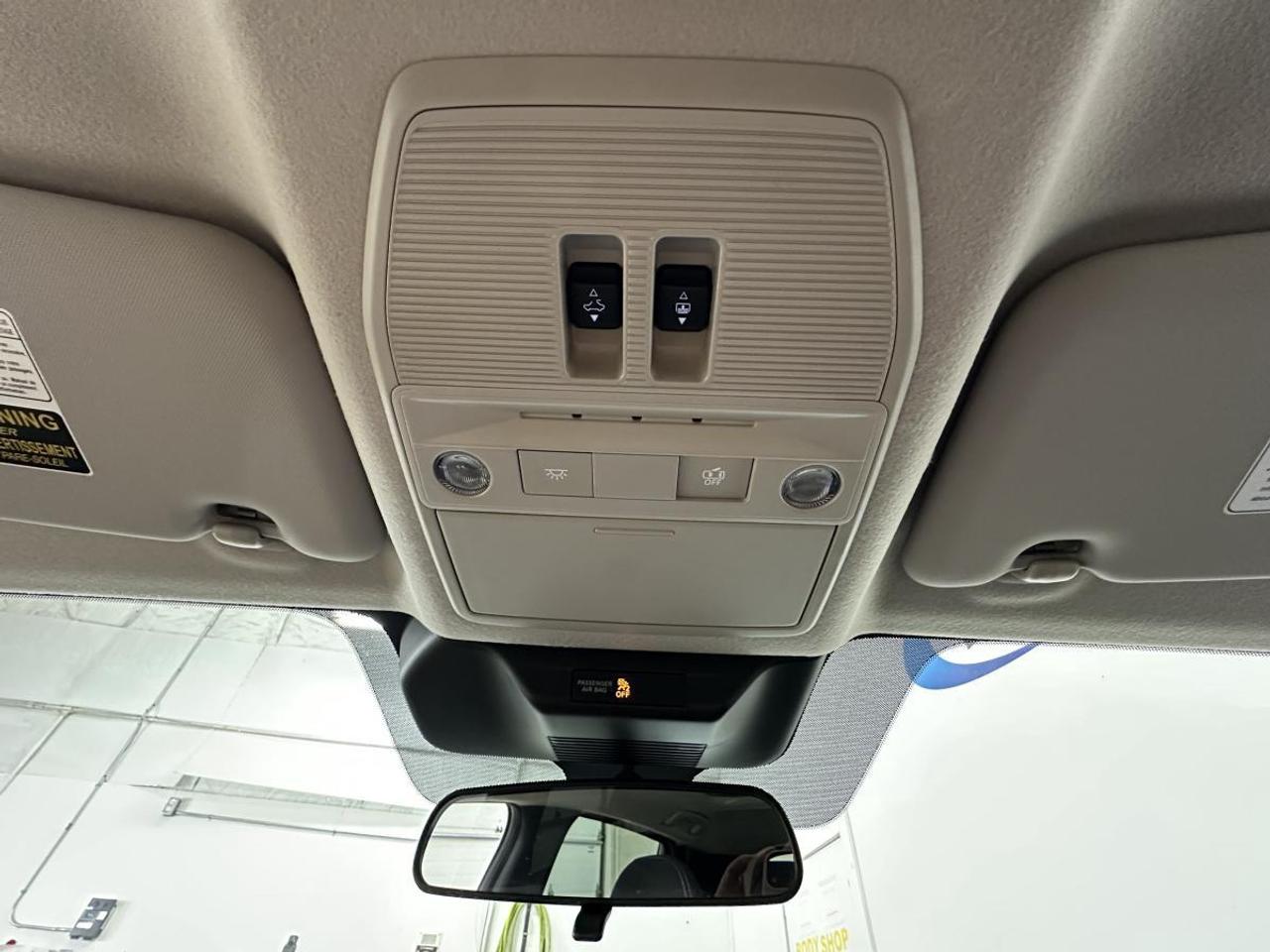 2025 Nissan Kicks SV - PREMIUM/AWD/PANO/DIRECT OFF 1 OWNER LEASE Photo