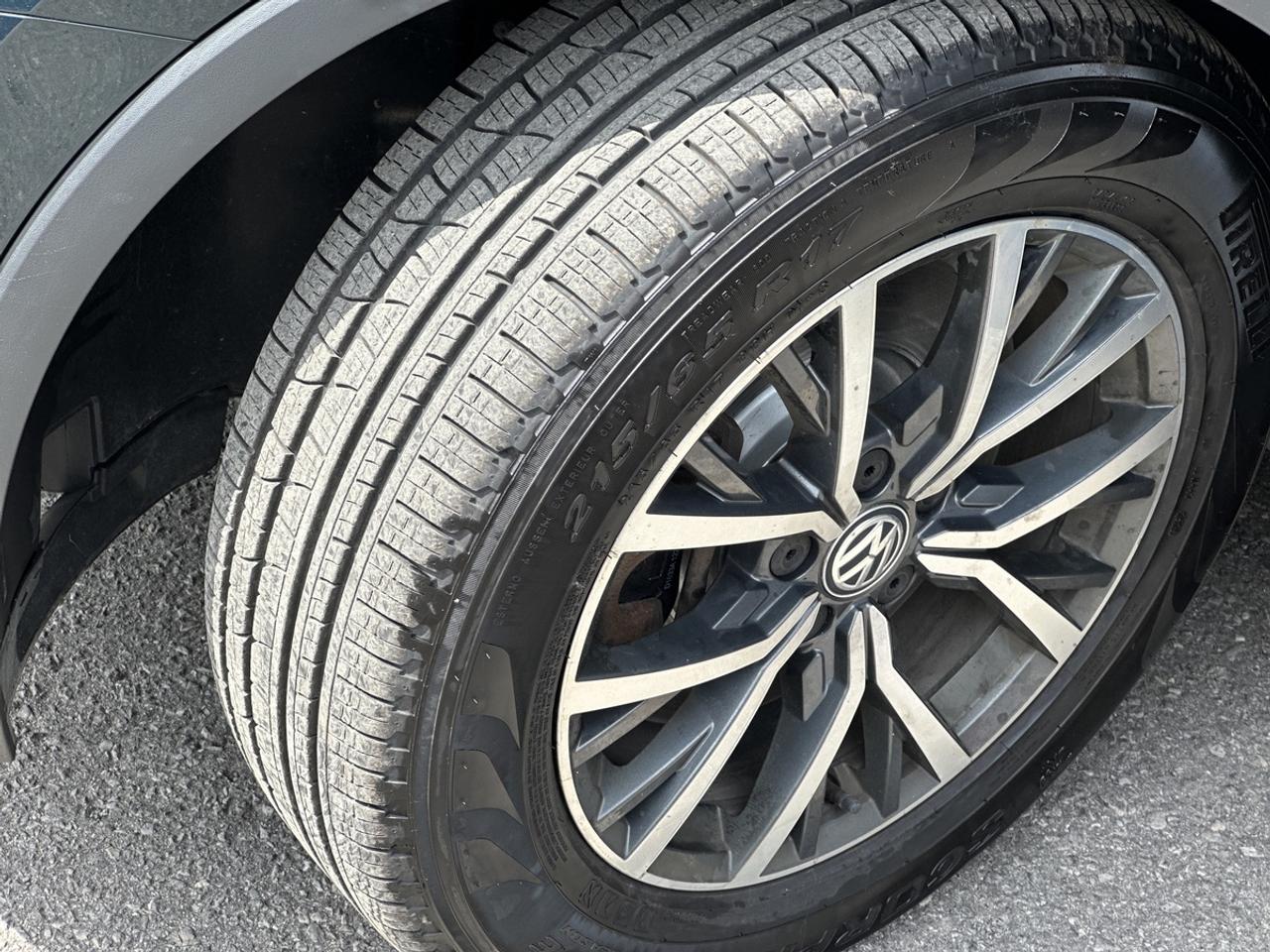 2019 Volkswagen Tiguan *RARE GREEN ON WHITE INTERIOR* NEW BRAKES* Photo