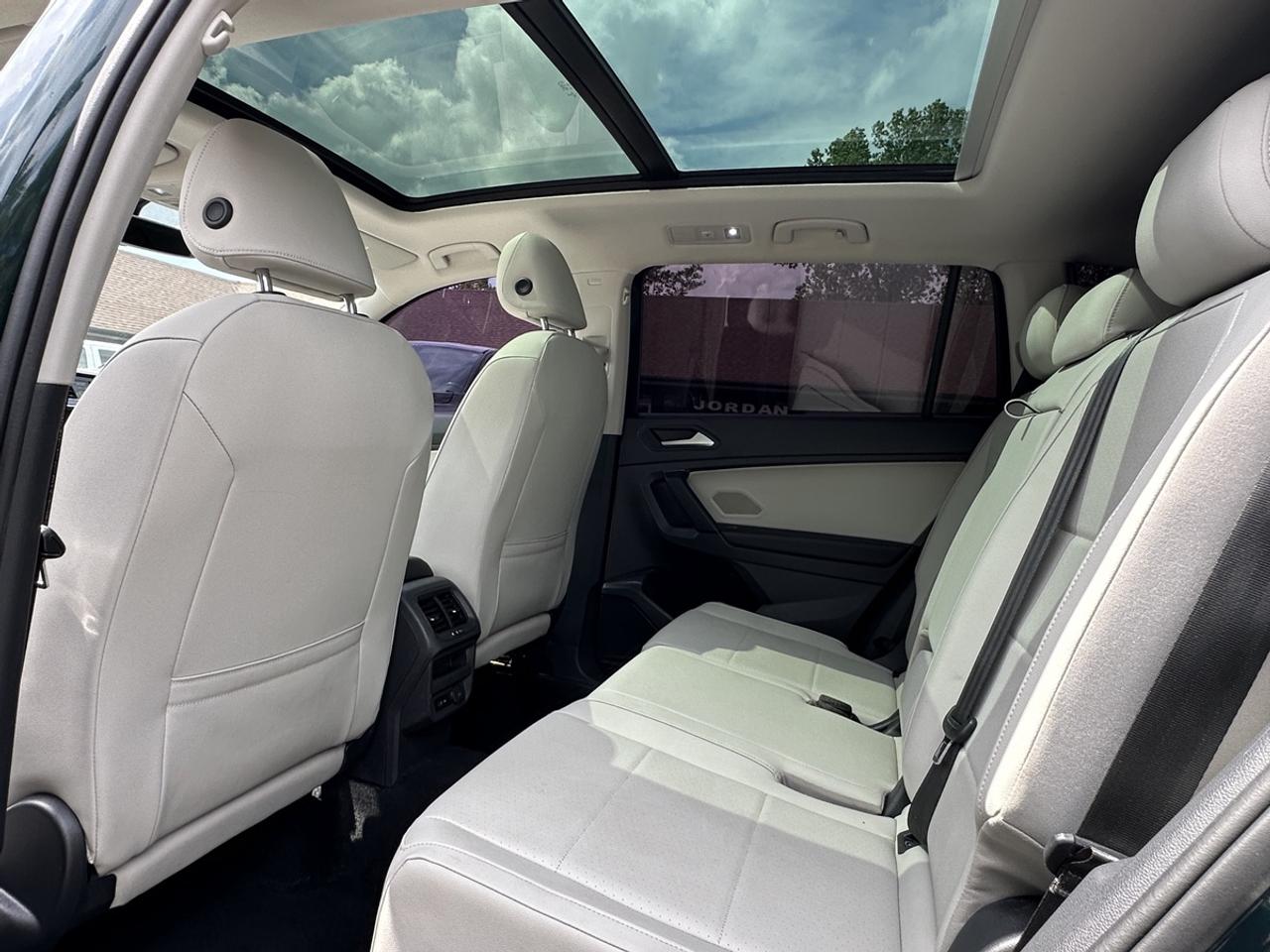 2019 Volkswagen Tiguan *RARE GREEN ON WHITE INTERIOR* NEW BRAKES* Photo