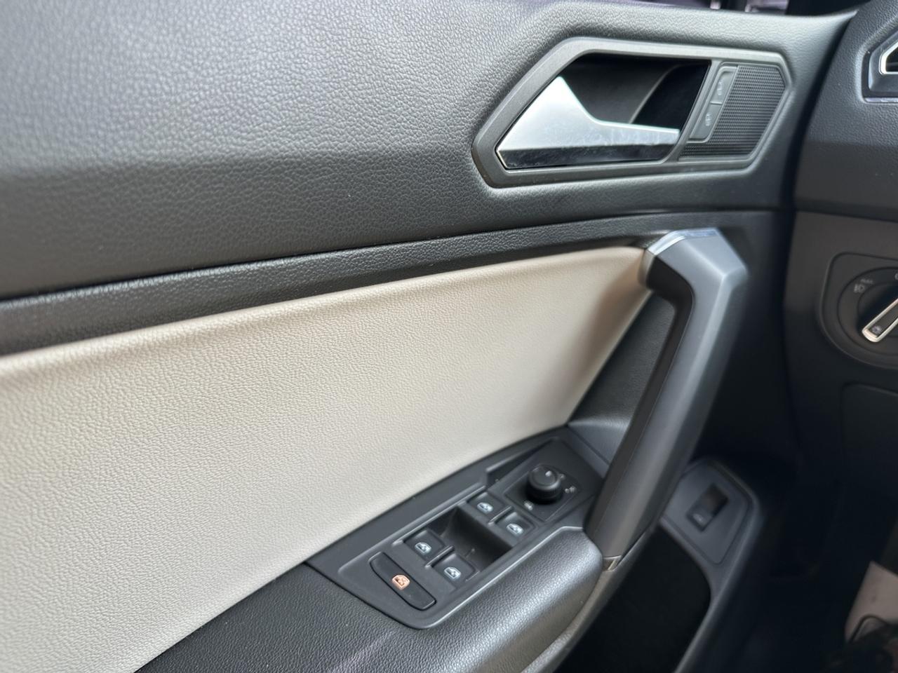 2019 Volkswagen Tiguan *RARE GREEN ON WHITE INTERIOR* NEW BRAKES* Photo