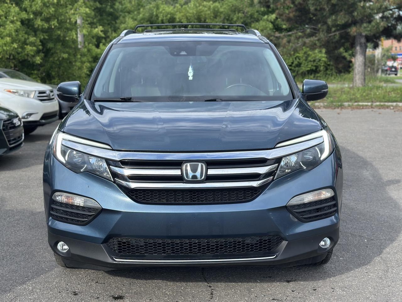2017 Honda Pilot Touring Photo