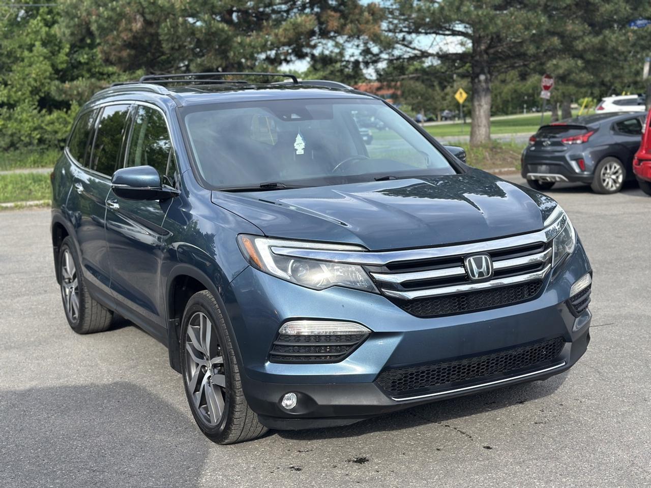 2017 Honda Pilot Touring Photo4