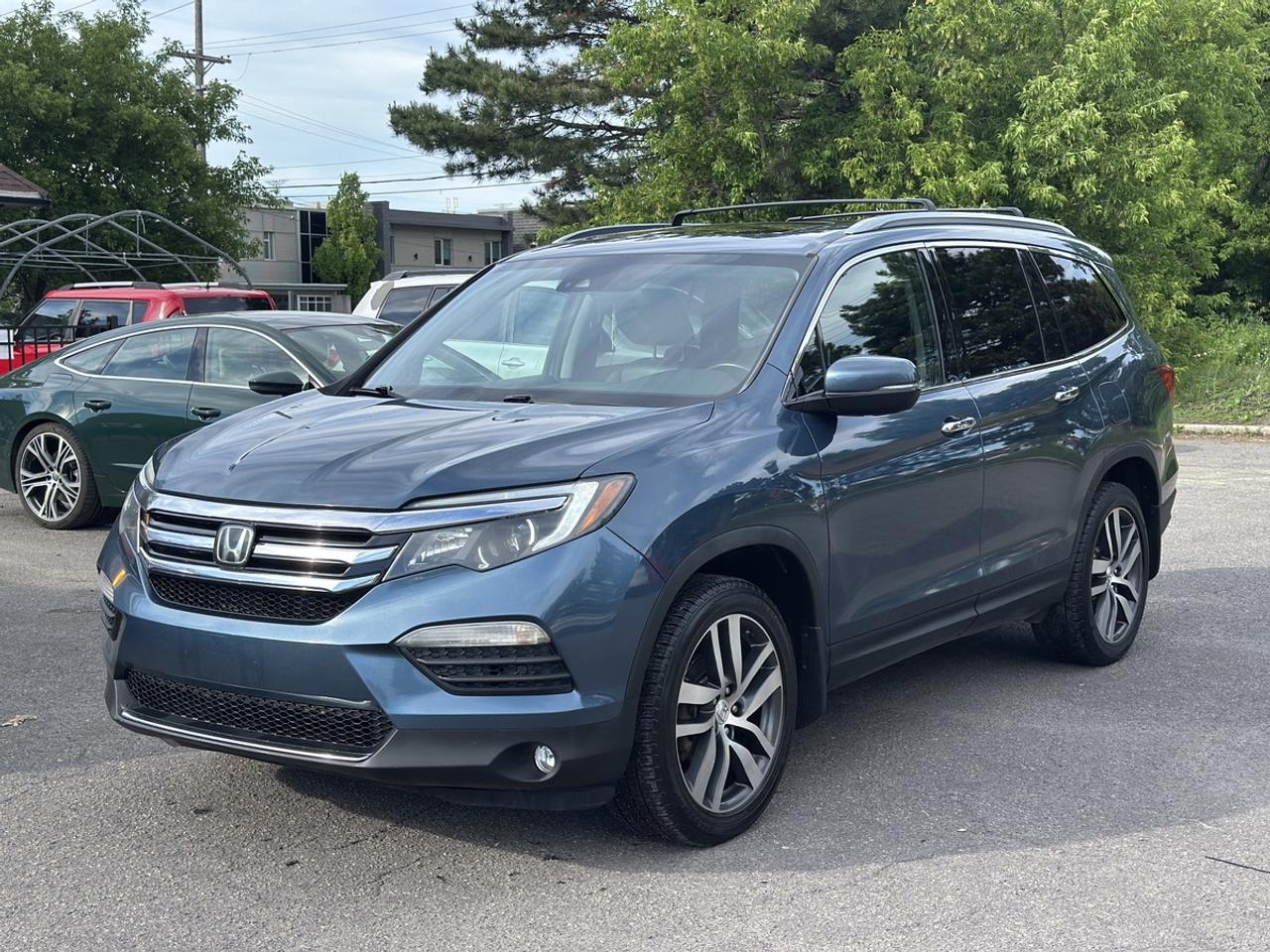 2017 Honda Pilot Touring Photo2