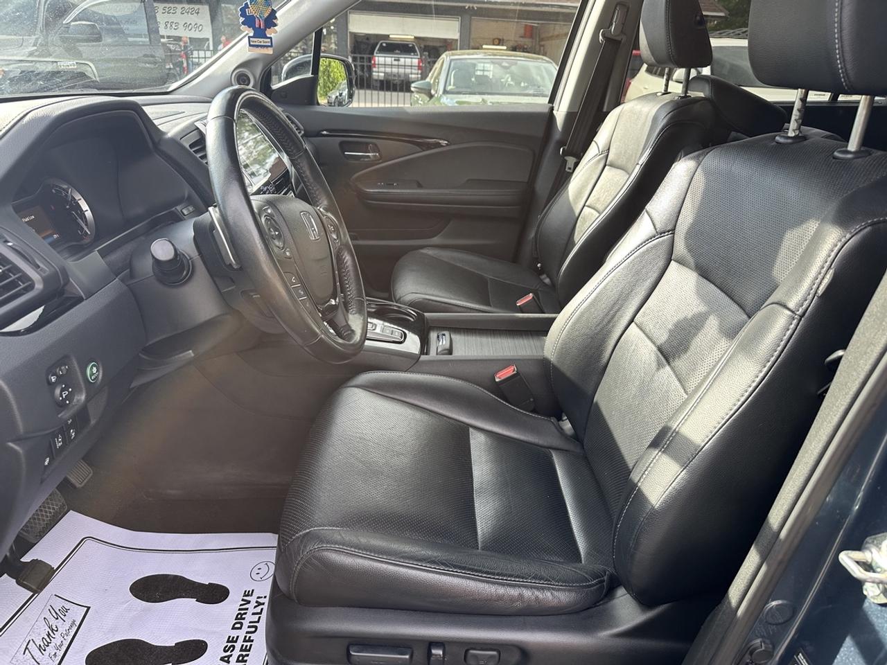 2017 Honda Pilot Touring Photo