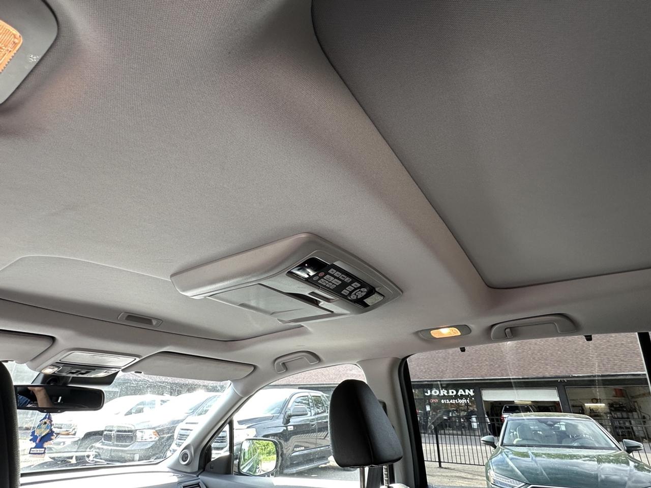 2017 Honda Pilot Touring Photo