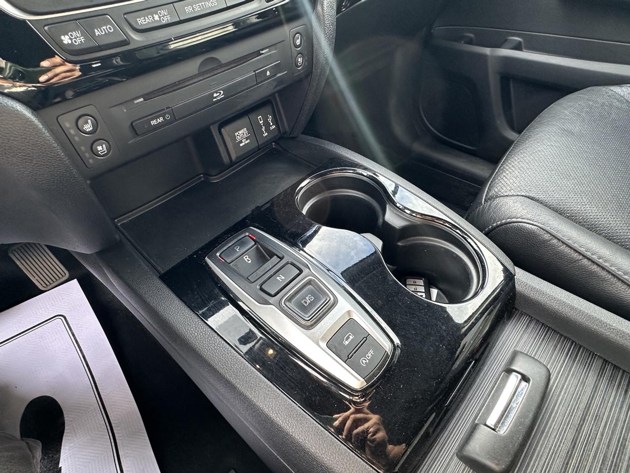 2017 Honda Pilot Touring Photo
