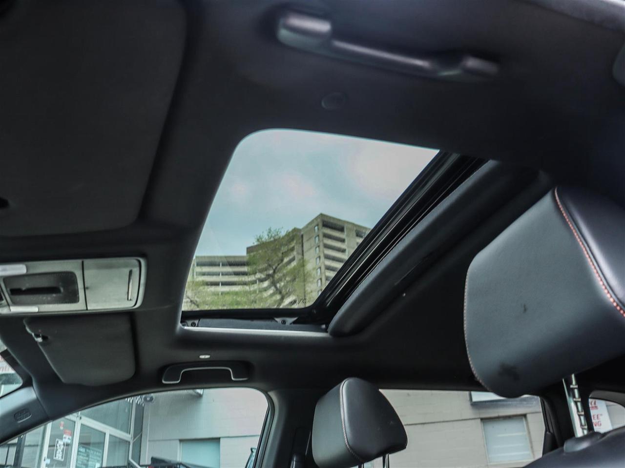 2023 Honda CR-V Hybrid Touring LEATHER NAVI SUNROOF Photo
