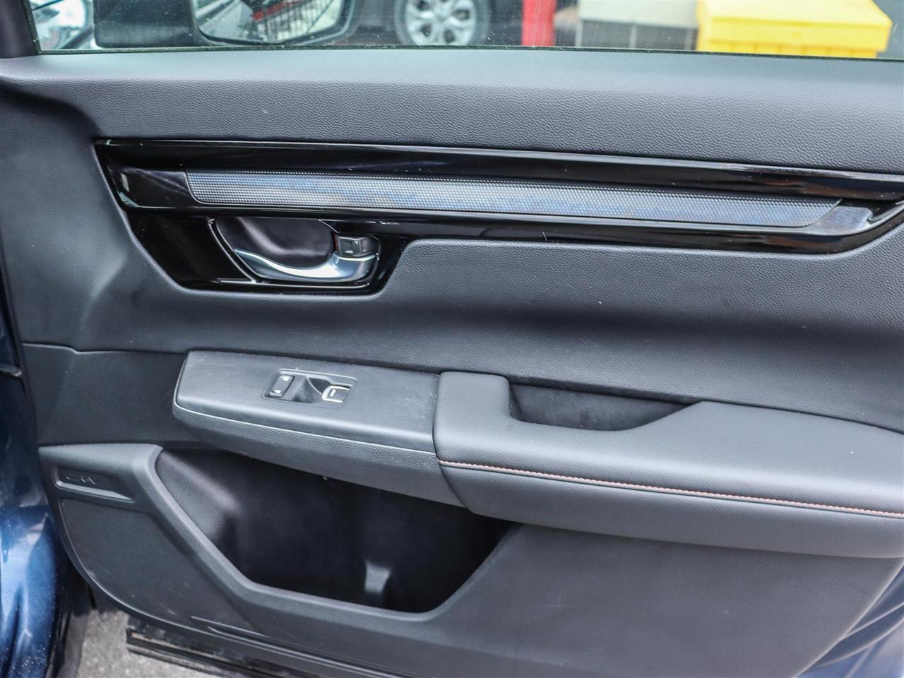 2023 Honda CR-V Hybrid Touring LEATHER NAVI SUNROOF Photo