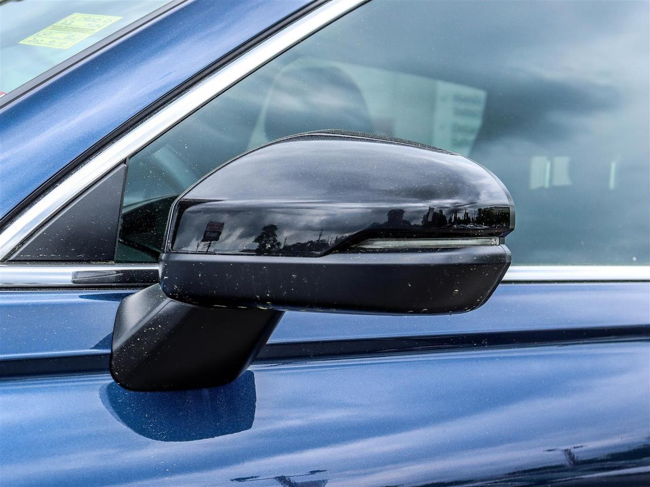 2023 Honda CR-V Hybrid Touring LEATHER NAVI SUNROOF Photo