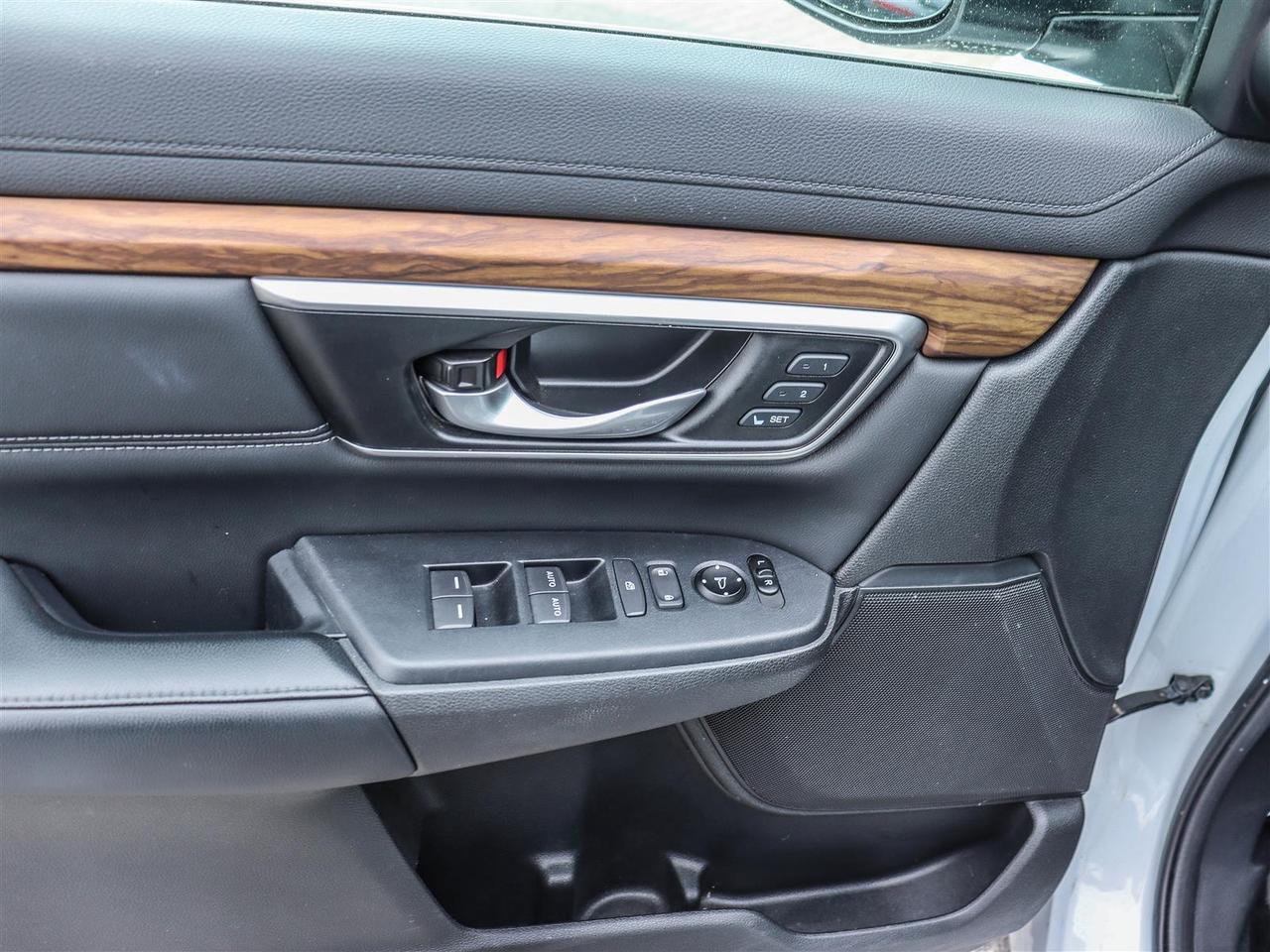 2019 Honda CR-V Touring LEATHER NAVI SUNROOF Photo