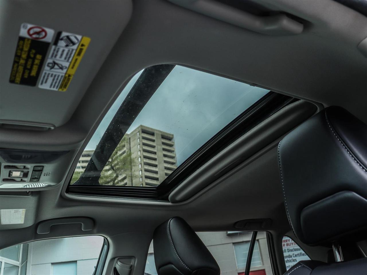 2022 Toyota RAV4 XLE SUNROOF BLUETOOTH APPLE CARPLAY Photo