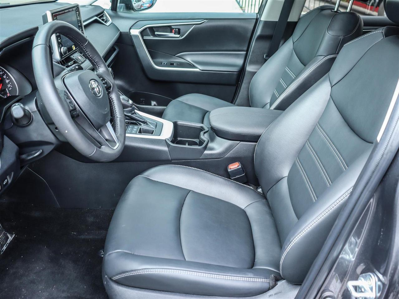 2022 Toyota RAV4 XLE SUNROOF BLUETOOTH APPLE CARPLAY Photo