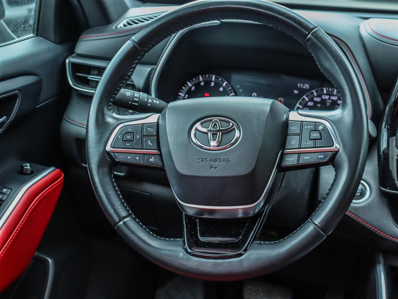 2021 Toyota Highlander XSE SUNROOF LEATHER Photo