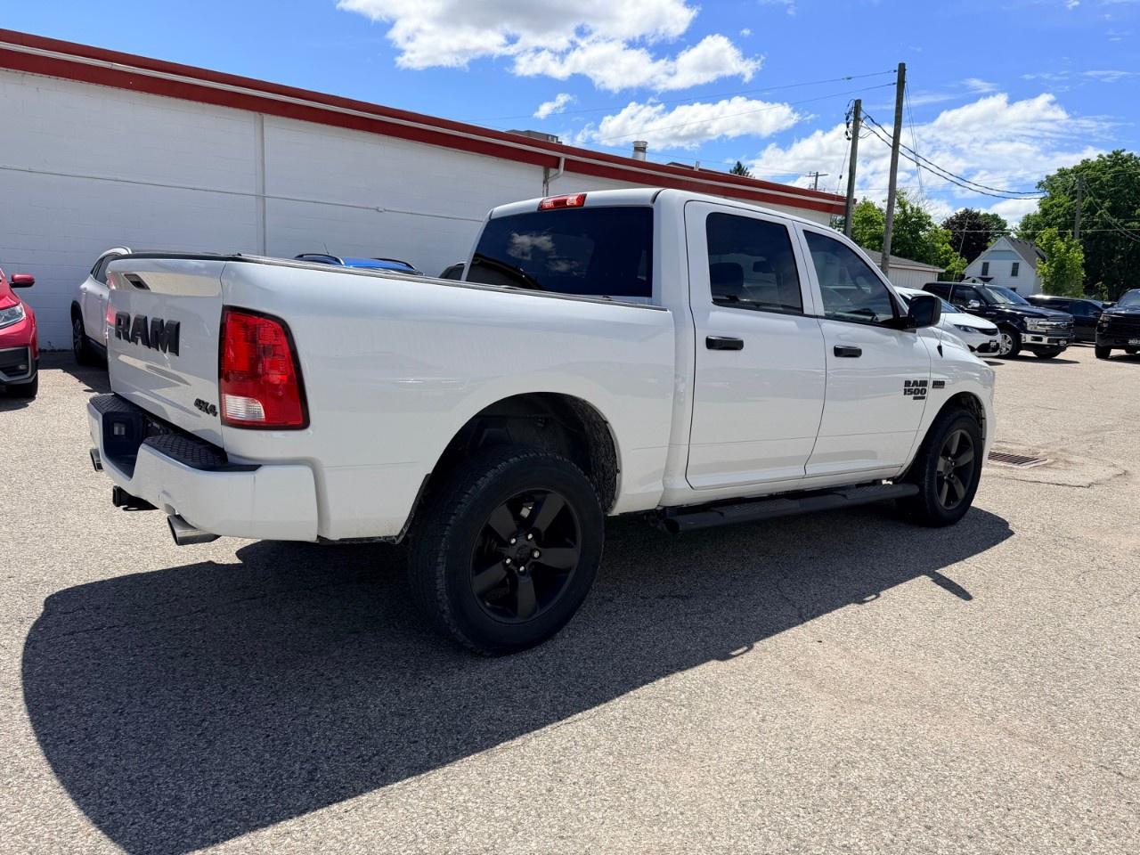 2021 RAM 1500 Classic EXPRESS 4X4 CREW CAB 5'7" BOX Photo