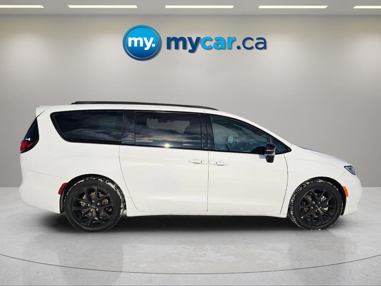 2024 Chrysler Pacifica Touring-L Front-Wheel Drive Passenger Van Photo3