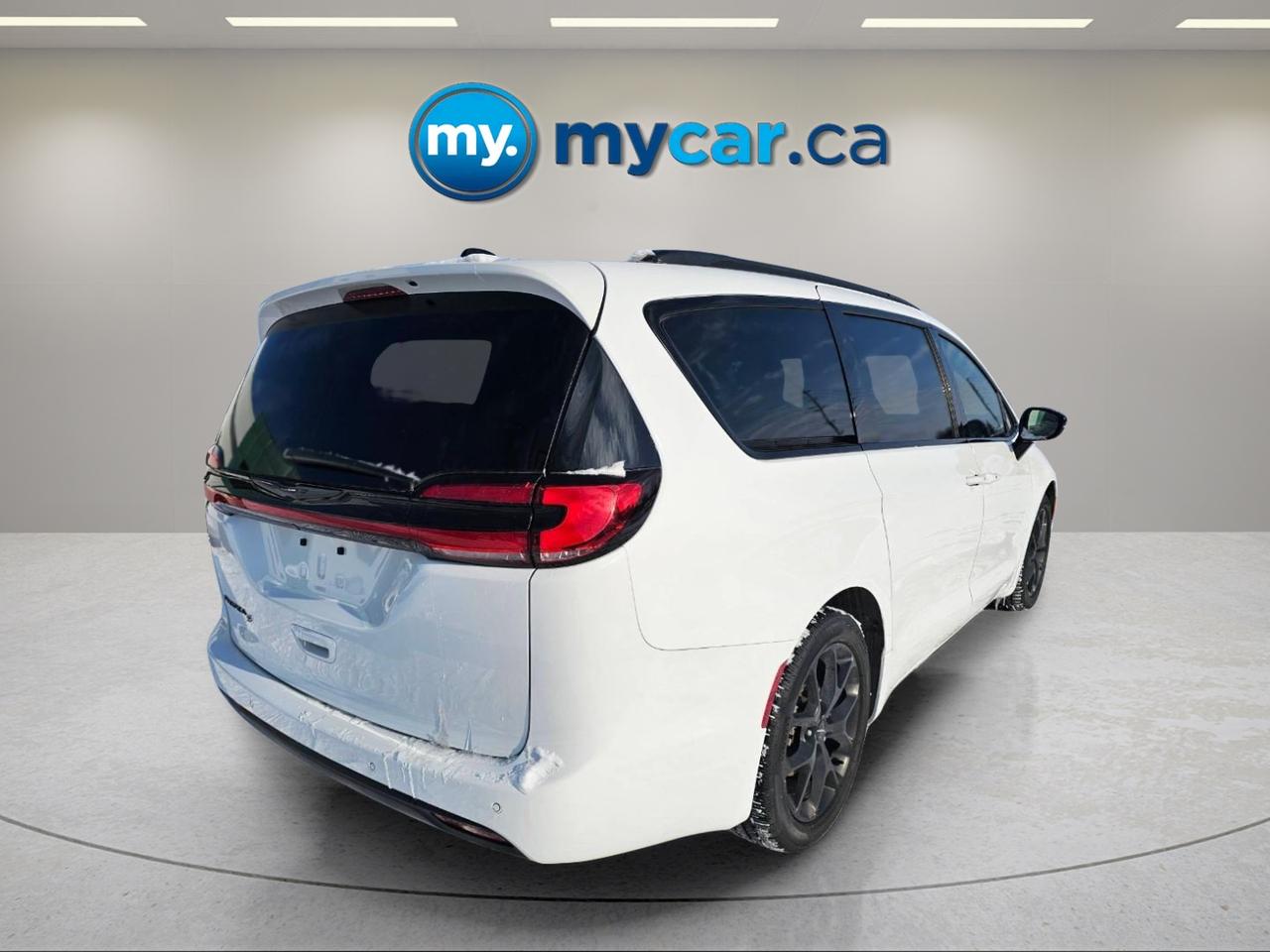 2024 Chrysler Pacifica Touring-L Front-Wheel Drive Passenger Van Photo
