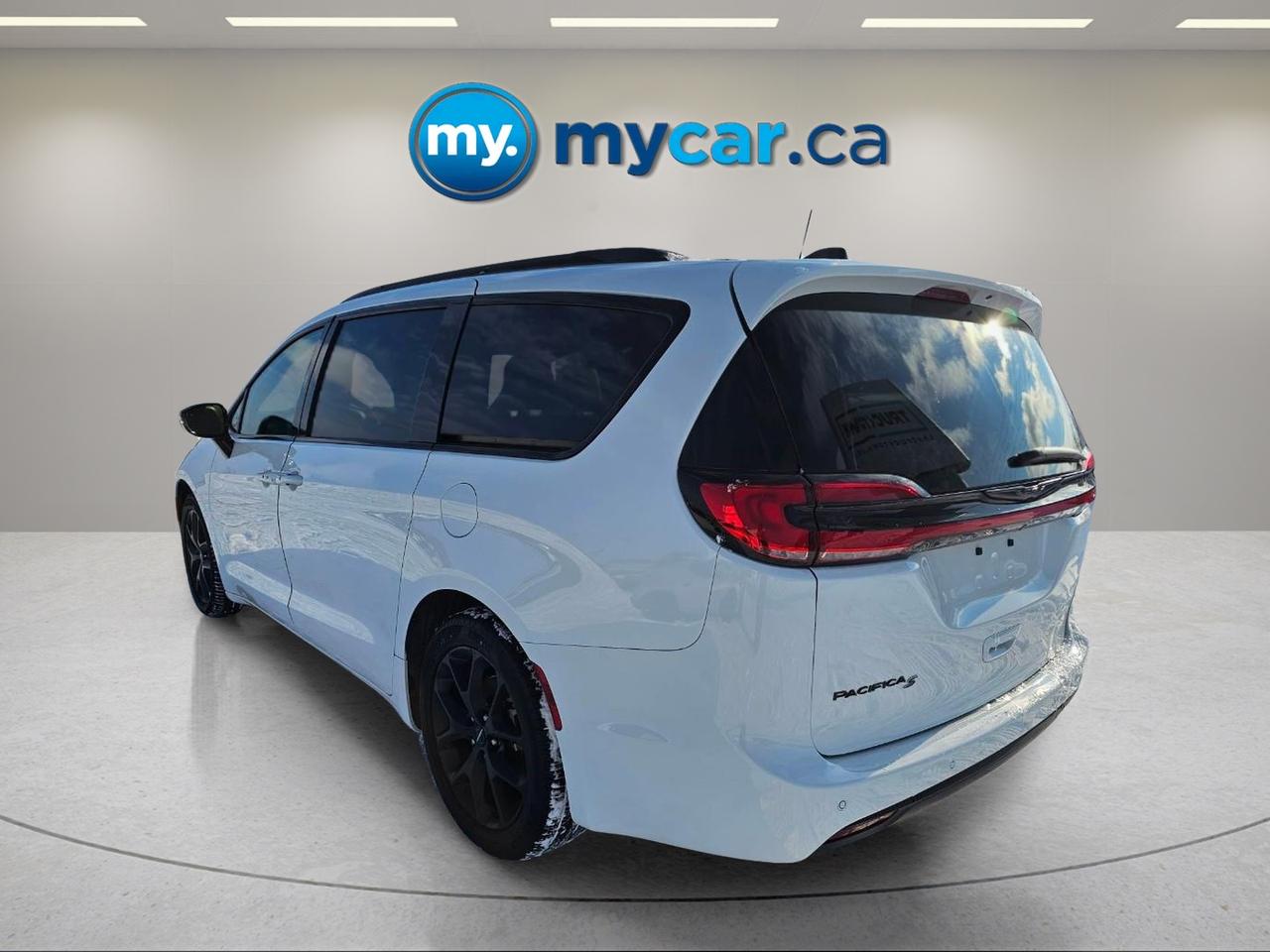 2024 Chrysler Pacifica Touring-L Front-Wheel Drive Passenger Van Photo
