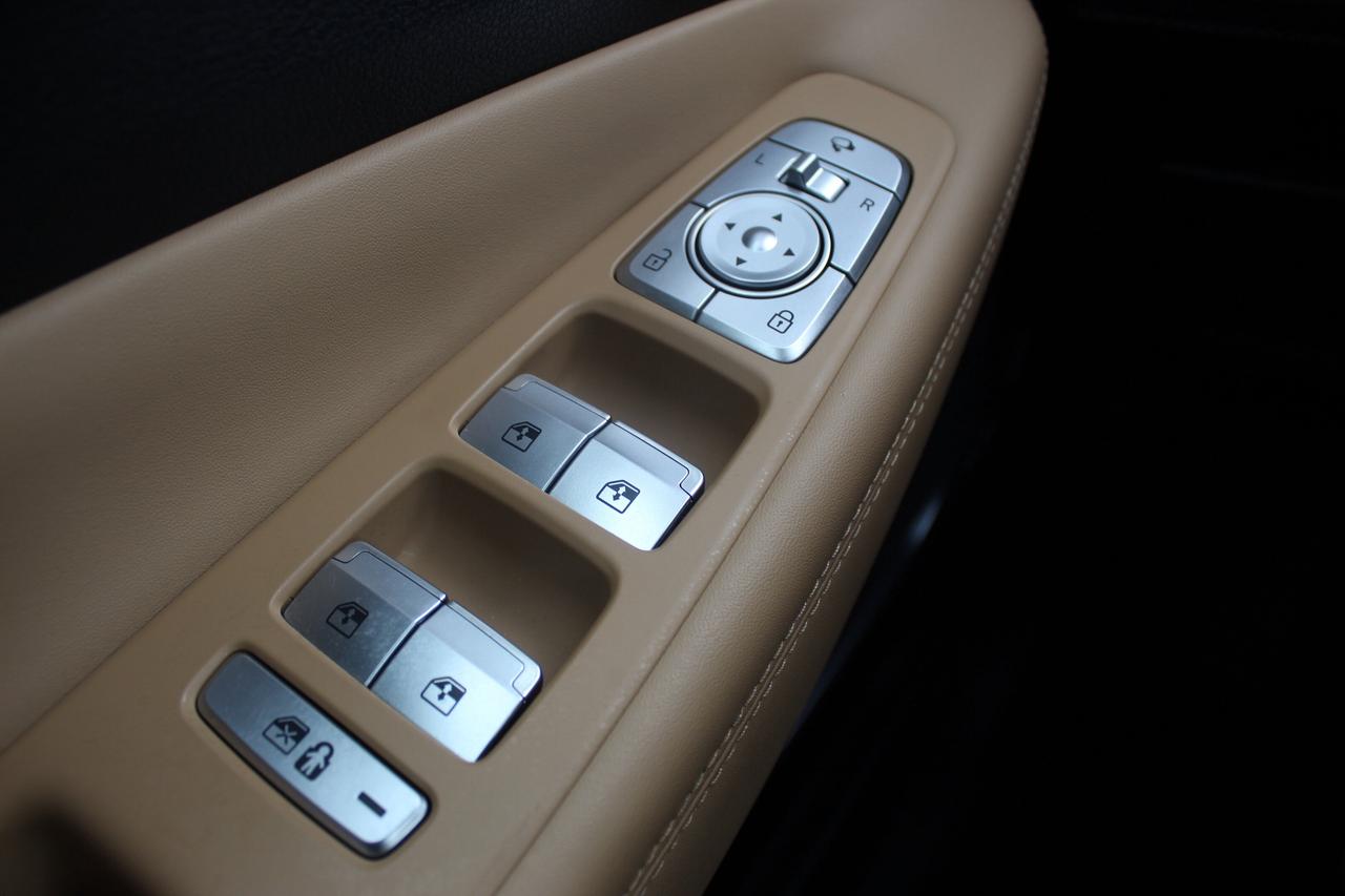 2023 Hyundai Santa Fe Ultimate Calligraphy Photo