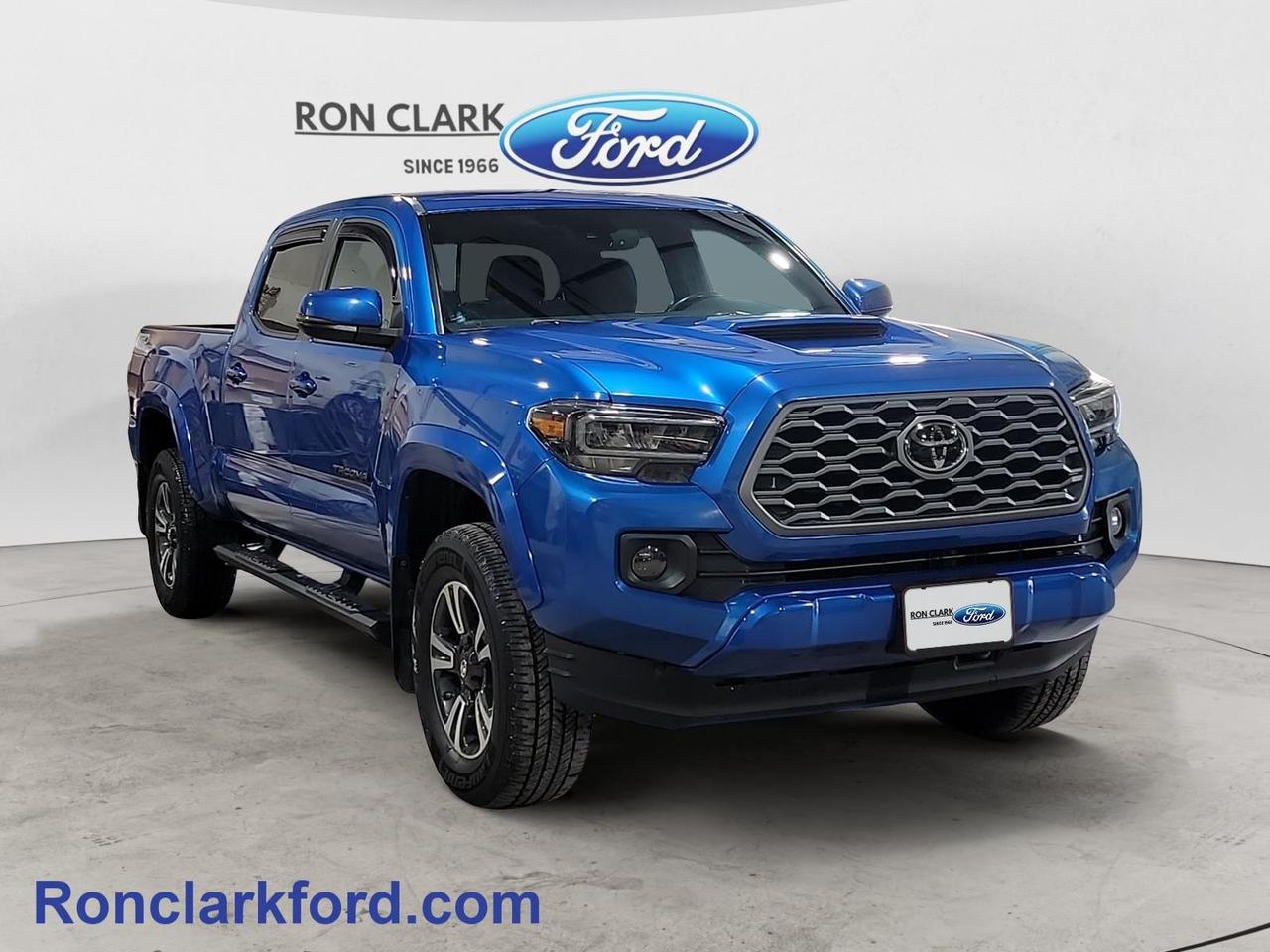 Used 2018 Toyota Tacoma SR5 V6 4x4 Double Cab 6 ft. box 140.6 in. WB for sale in Wyoming, ON