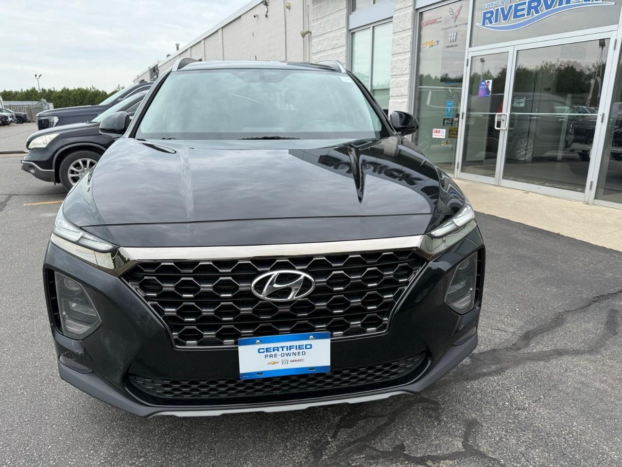 2019 Hyundai Santa Fe Essential w/Dark Chrome Accent (A8 4dr Front-Wheel Drive Photo
