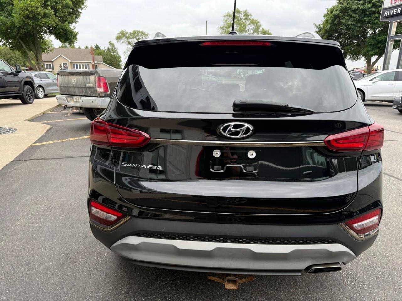 2019 Hyundai Santa Fe Essential w/Dark Chrome Accent (A8 4dr Front-Wheel Drive Photo
