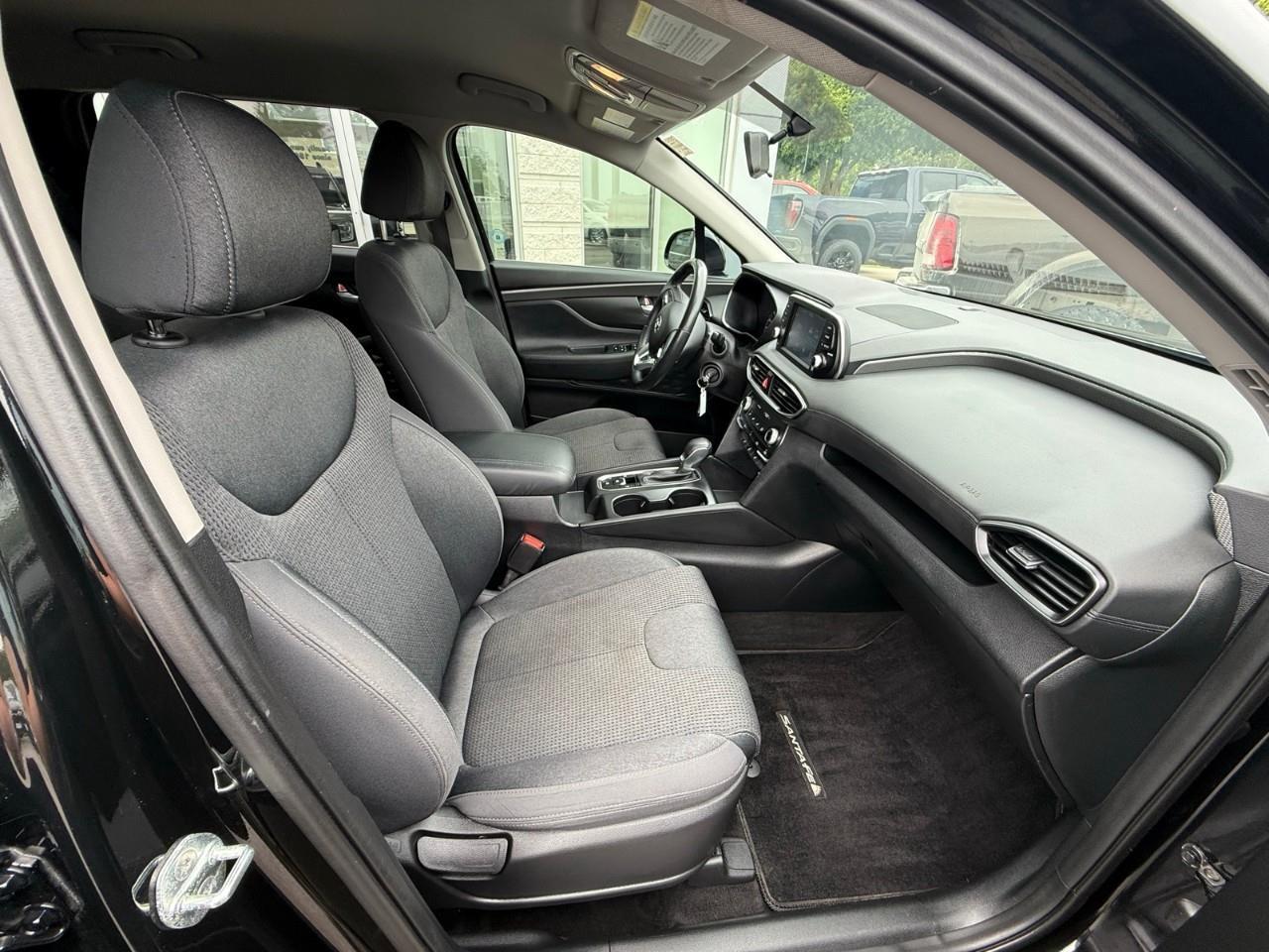 2019 Hyundai Santa Fe Essential w/Dark Chrome Accent (A8 4dr Front-Wheel Drive Photo