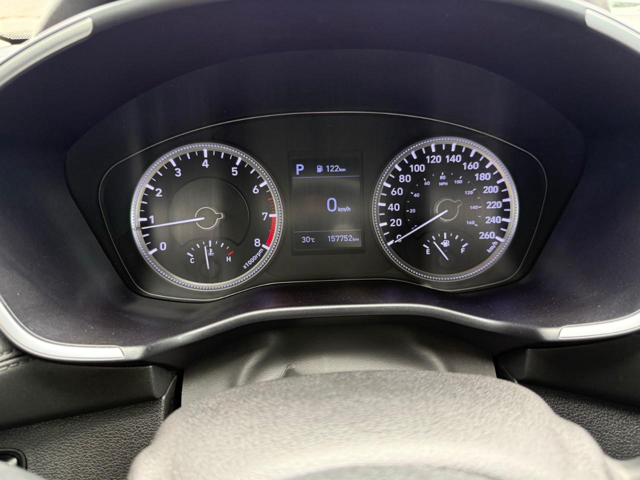 2019 Hyundai Santa Fe Essential w/Dark Chrome Accent (A8 4dr Front-Wheel Drive Photo