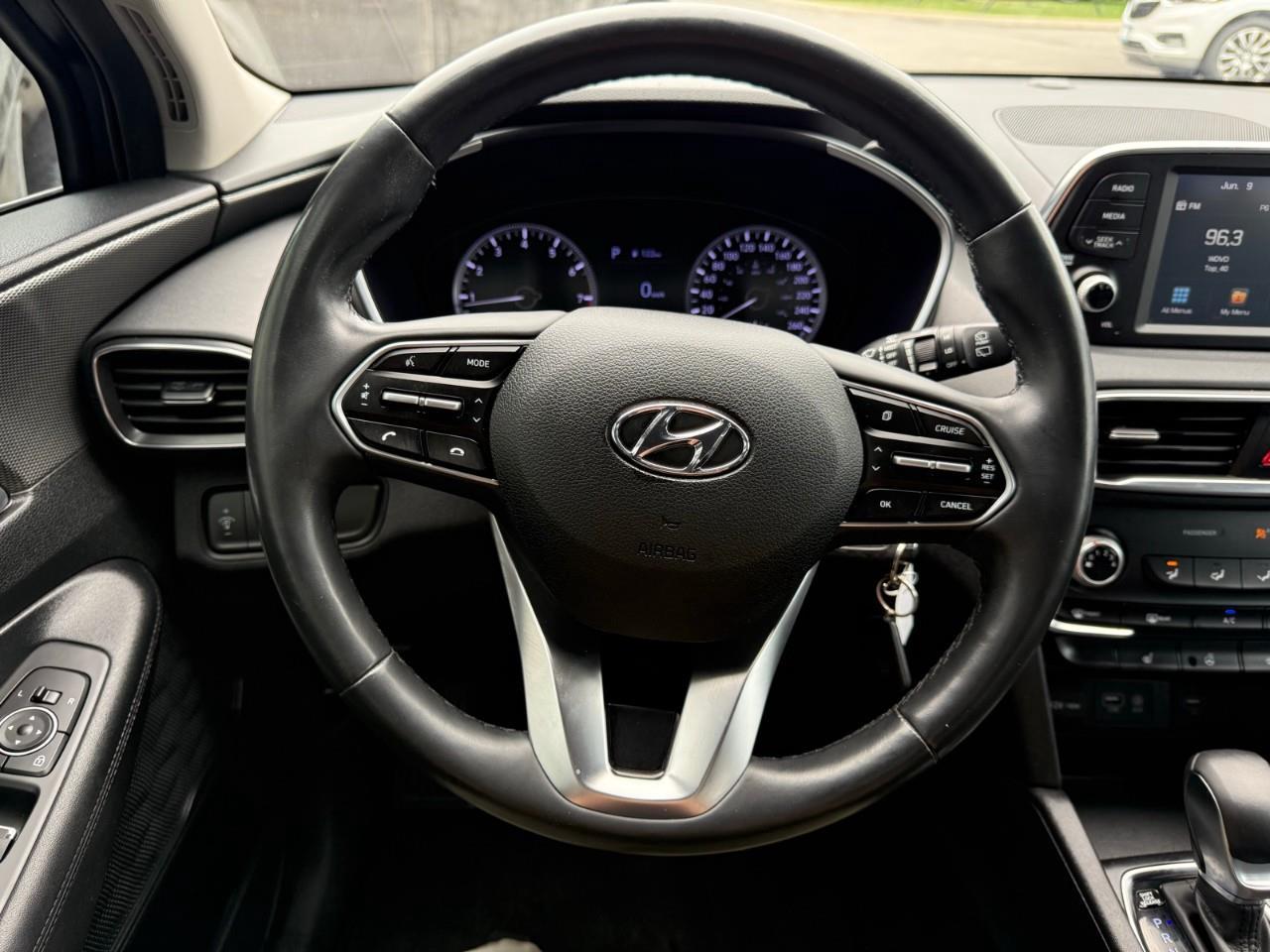 2019 Hyundai Santa Fe Essential w/Dark Chrome Accent (A8 4dr Front-Wheel Drive Photo