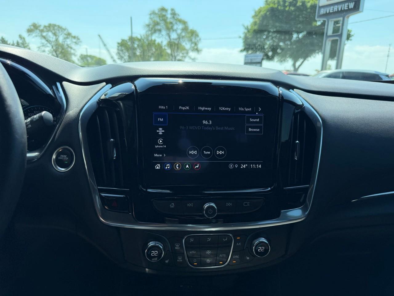 2022 Chevrolet Traverse RS All-Wheel Drive Photo