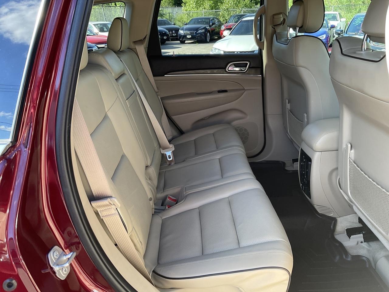2017 Jeep Grand Cherokee Overland 4WD - LEATHER! NAV! BACK-UP CAM! PANO ROO Photo