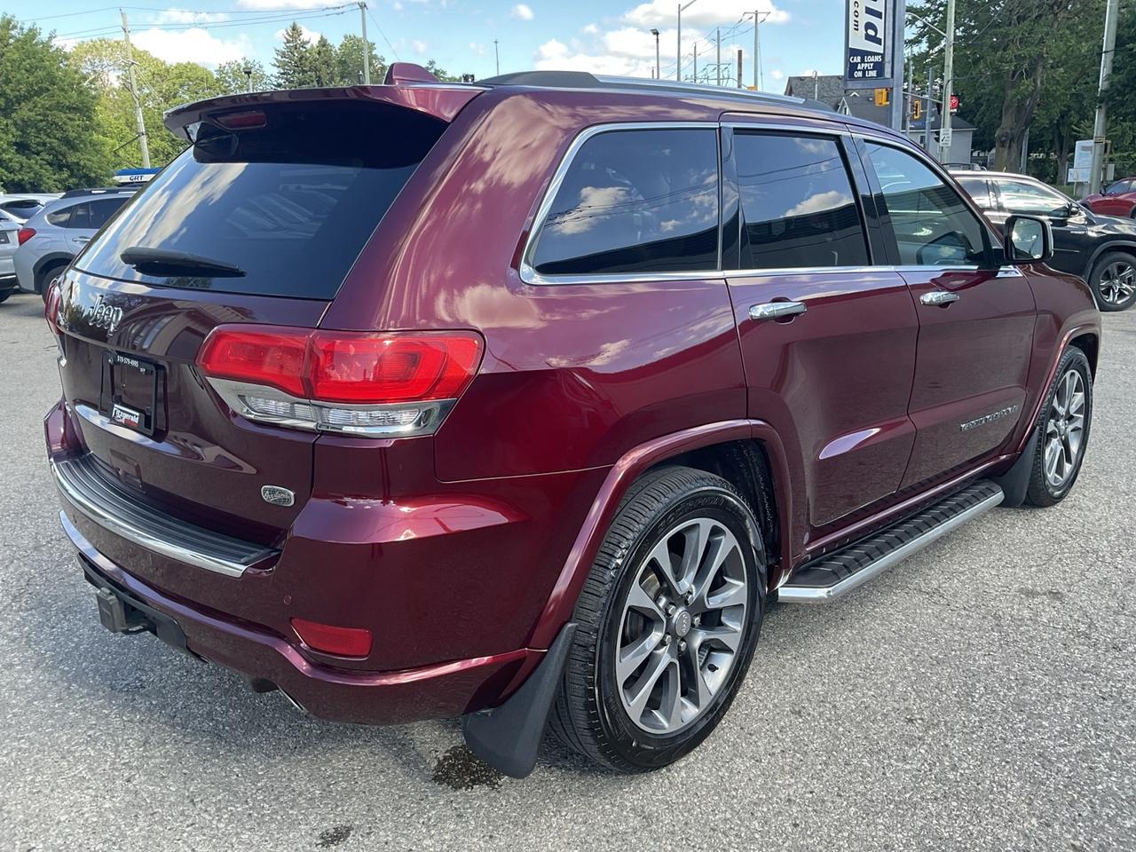2017 Jeep Grand Cherokee Overland 4WD - LEATHER! NAV! BACK-UP CAM! PANO ROO Photo
