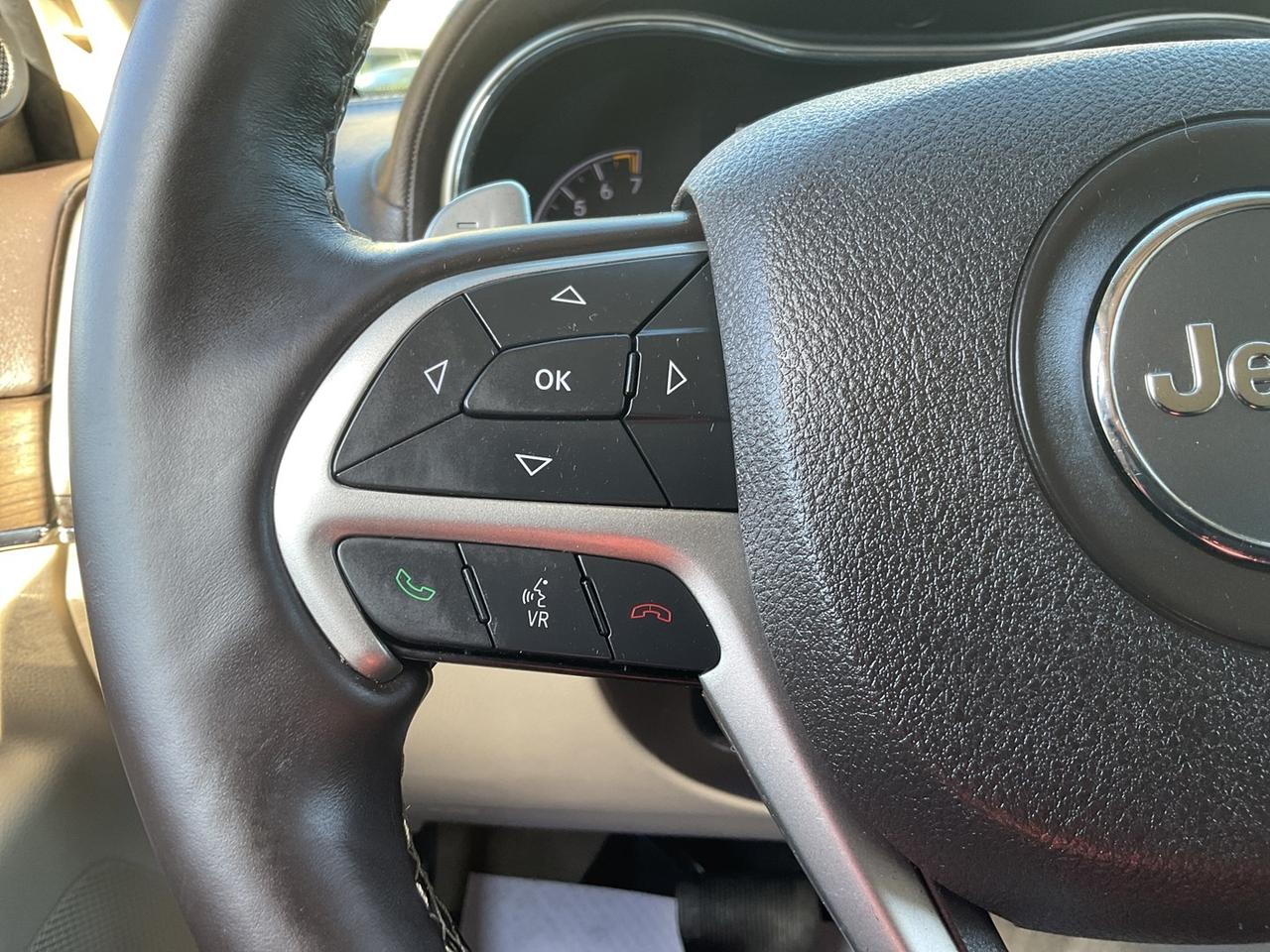 2017 Jeep Grand Cherokee Overland 4WD - LEATHER! NAV! BACK-UP CAM! PANO ROO Photo