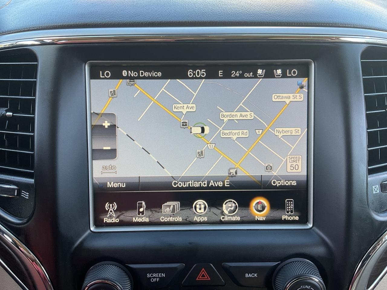 2017 Jeep Grand Cherokee Overland 4WD - LEATHER! NAV! BACK-UP CAM! PANO ROO Photo