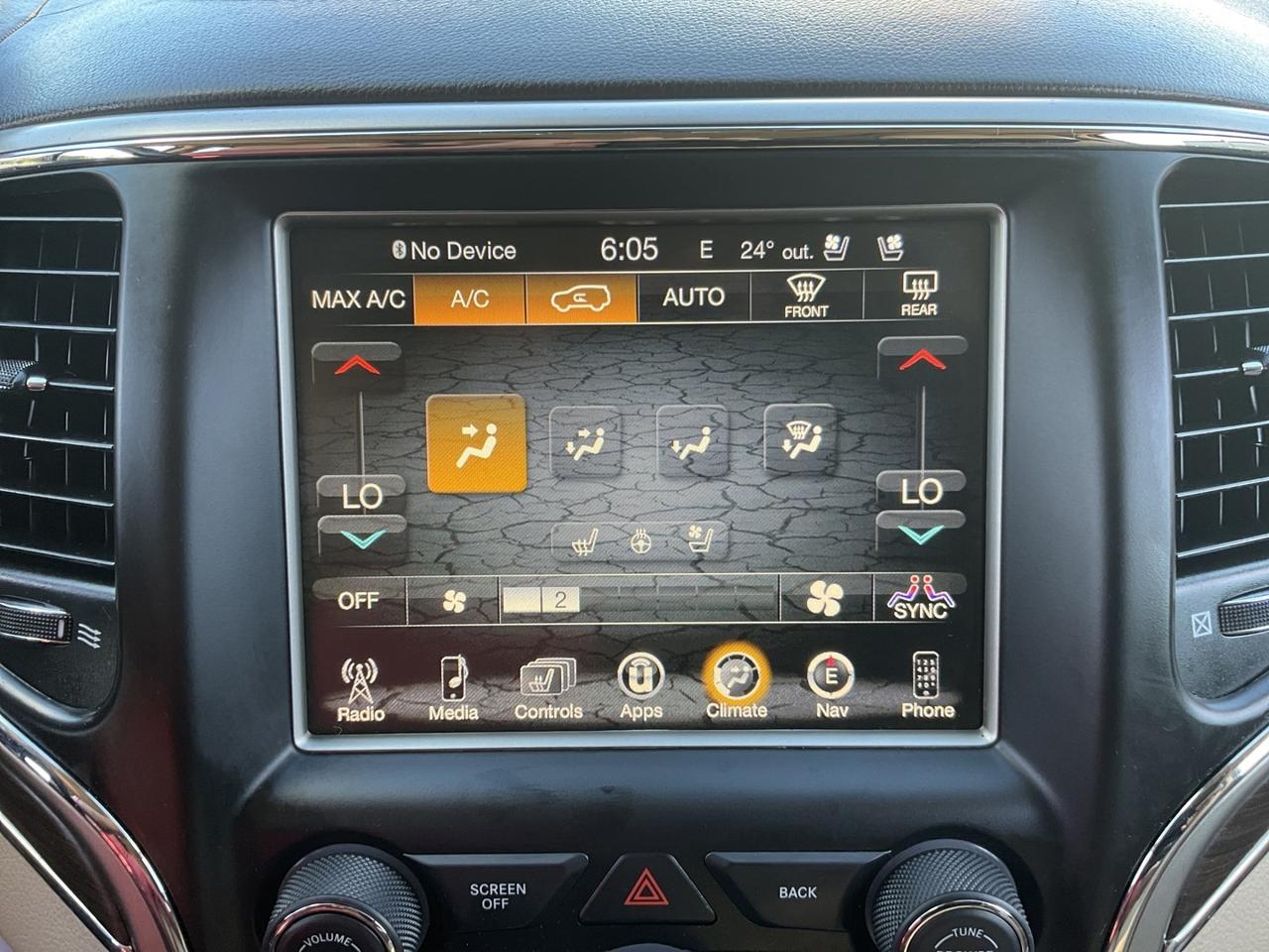 2017 Jeep Grand Cherokee Overland 4WD - LEATHER! NAV! BACK-UP CAM! PANO ROO Photo