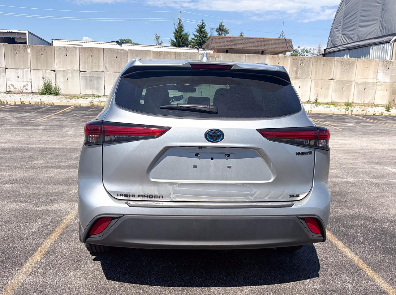 2022 Toyota Highlander Hybrid XLE 4dr All-Wheel Drive Photo