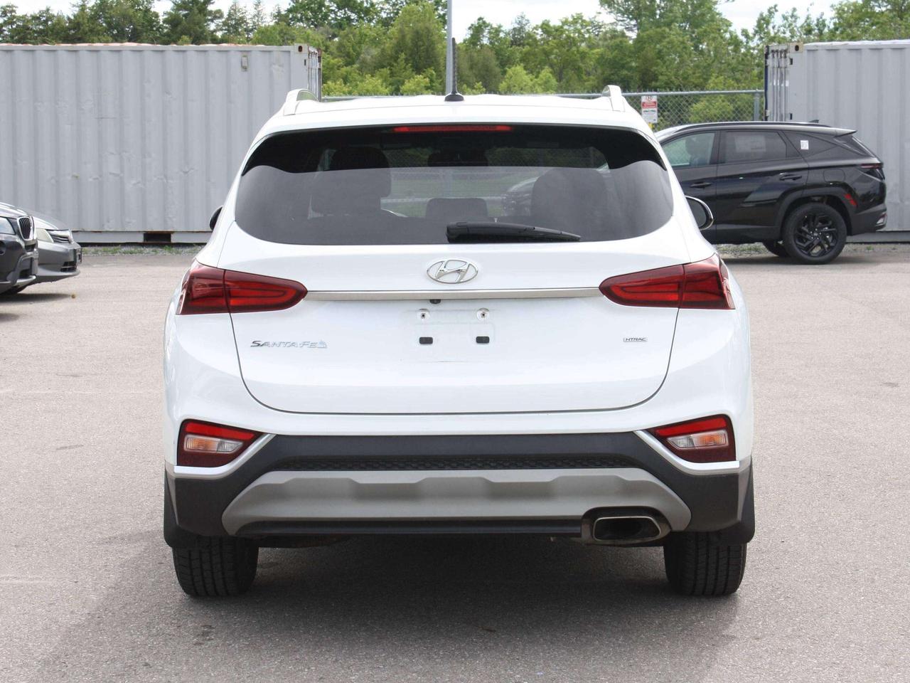 2019 Hyundai Santa Fe 2.4L Essential AWD w-Safety Package Photo4