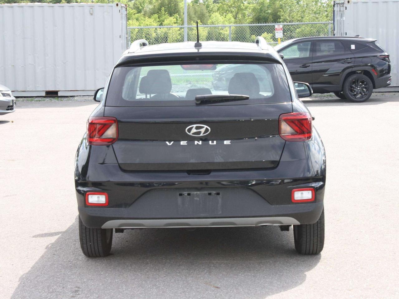 2025 Hyundai Venue Preferred IVT Photo
