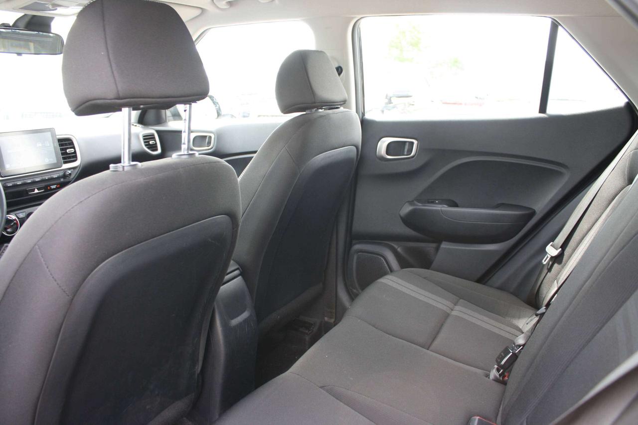 2025 Hyundai Venue Preferred IVT Photo