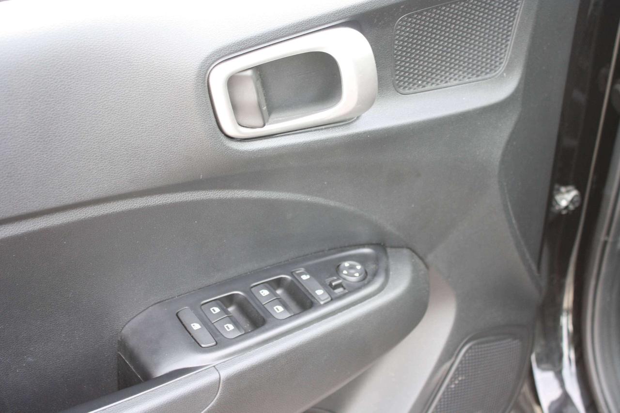 2025 Hyundai Venue Preferred IVT Photo