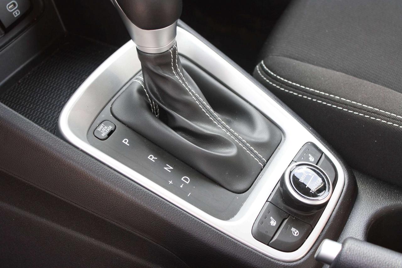 2025 Hyundai Venue Preferred IVT Photo