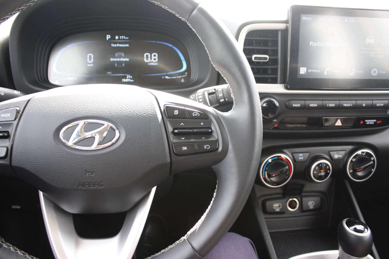 2025 Hyundai Venue Preferred IVT Photo