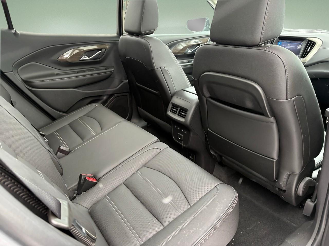 2024 GMC Terrain Denali 4dr All-Wheel Drive Photo