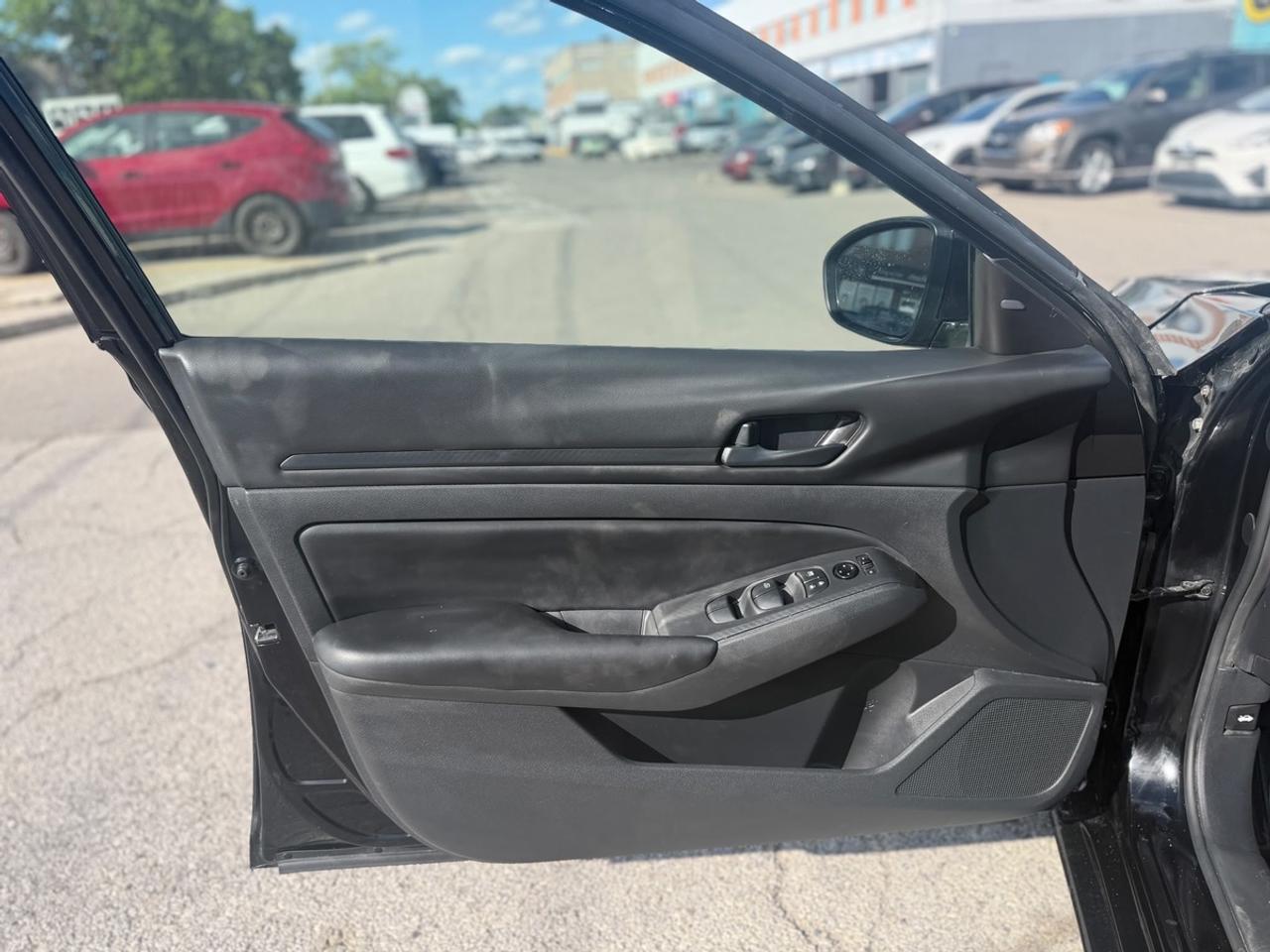 2023 Nissan Altima S Photo