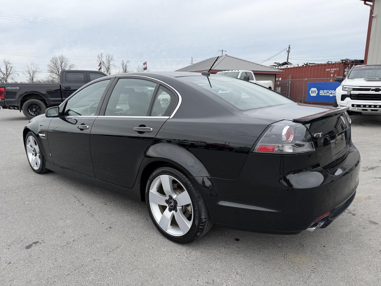 2009 Pontiac G8 4dr Sdn GT Photo