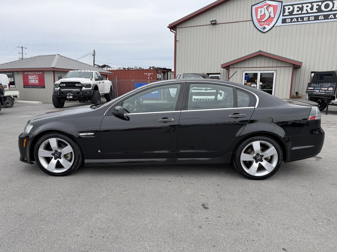 2009 Pontiac G8 4dr Sdn GT Photo